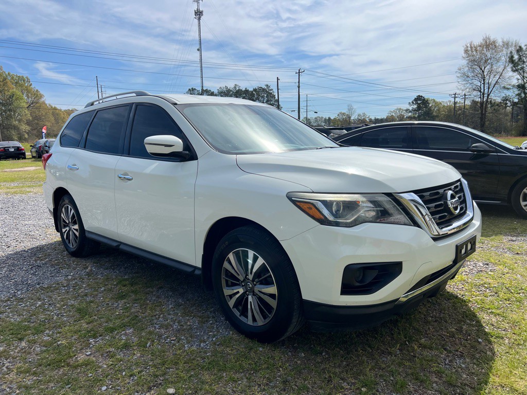 2017 Nissan Pathfinder Image 3