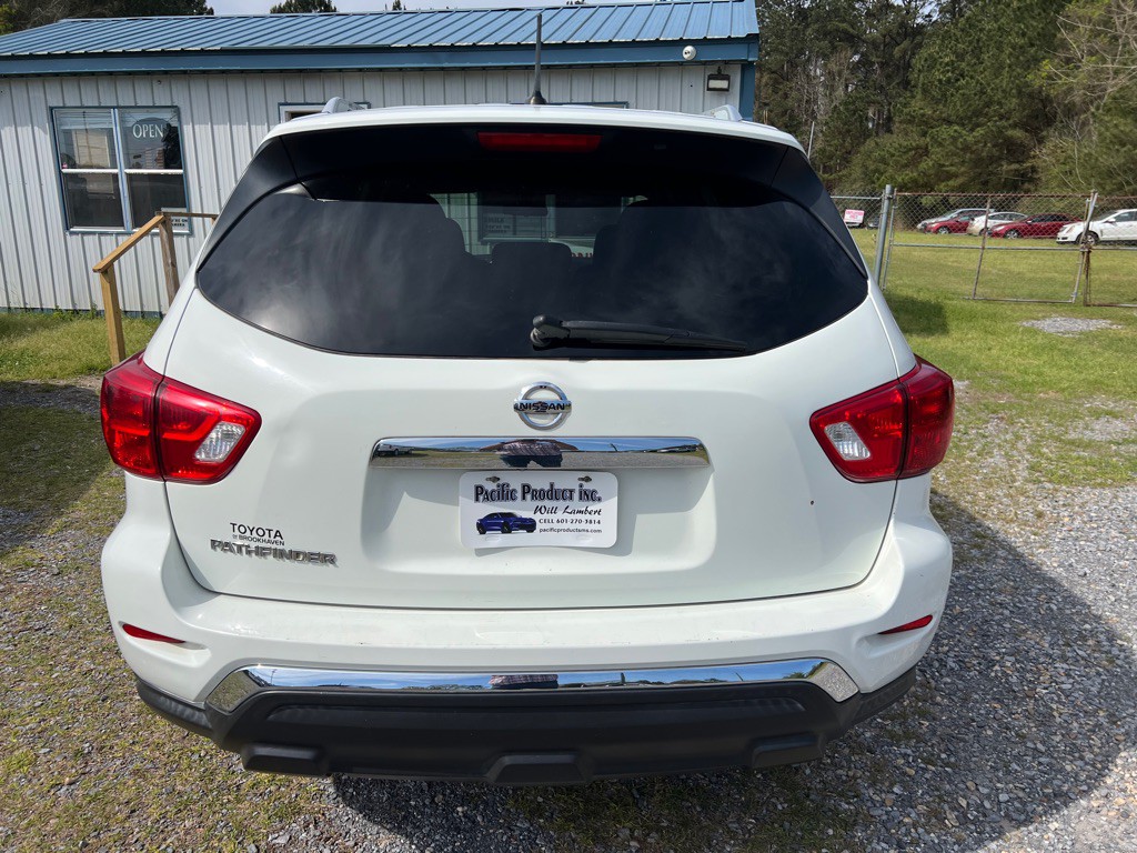 2017 Nissan Pathfinder Image 5