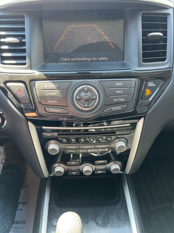 2017 Nissan Pathfinder Image 8