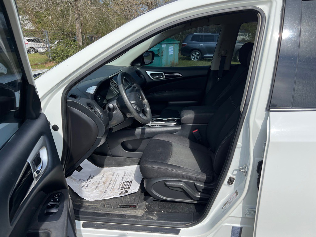 2017 Nissan Pathfinder Image 11