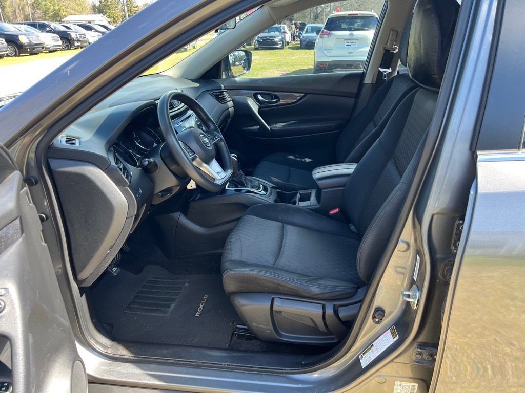 2017 Nissan Rogue Image 11