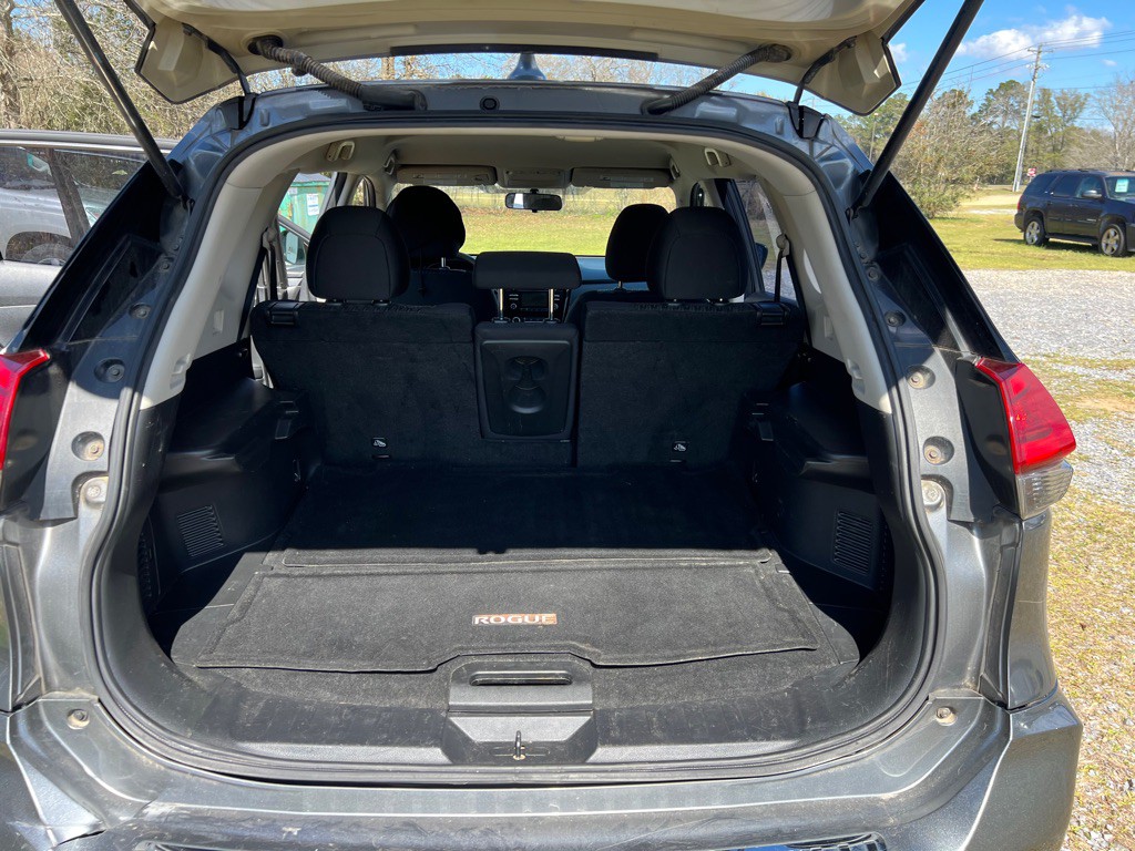 2017 Nissan Rogue Image 13