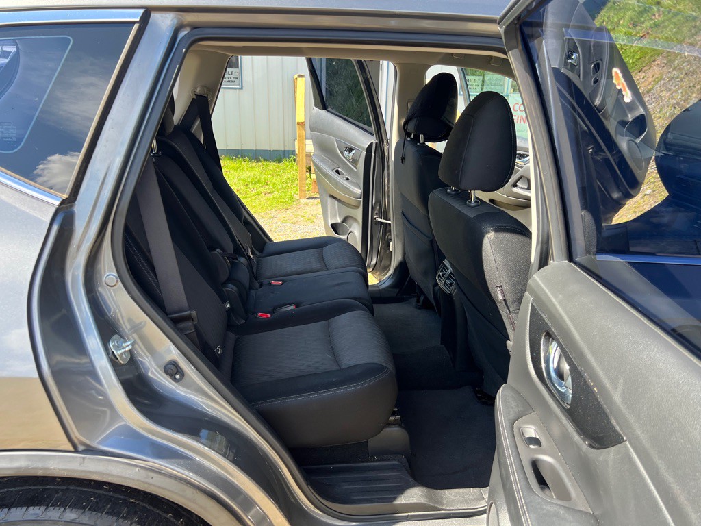 2017 Nissan Rogue Image 14