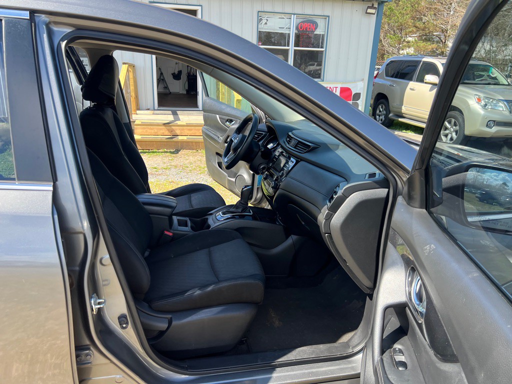 2017 Nissan Rogue Image 15