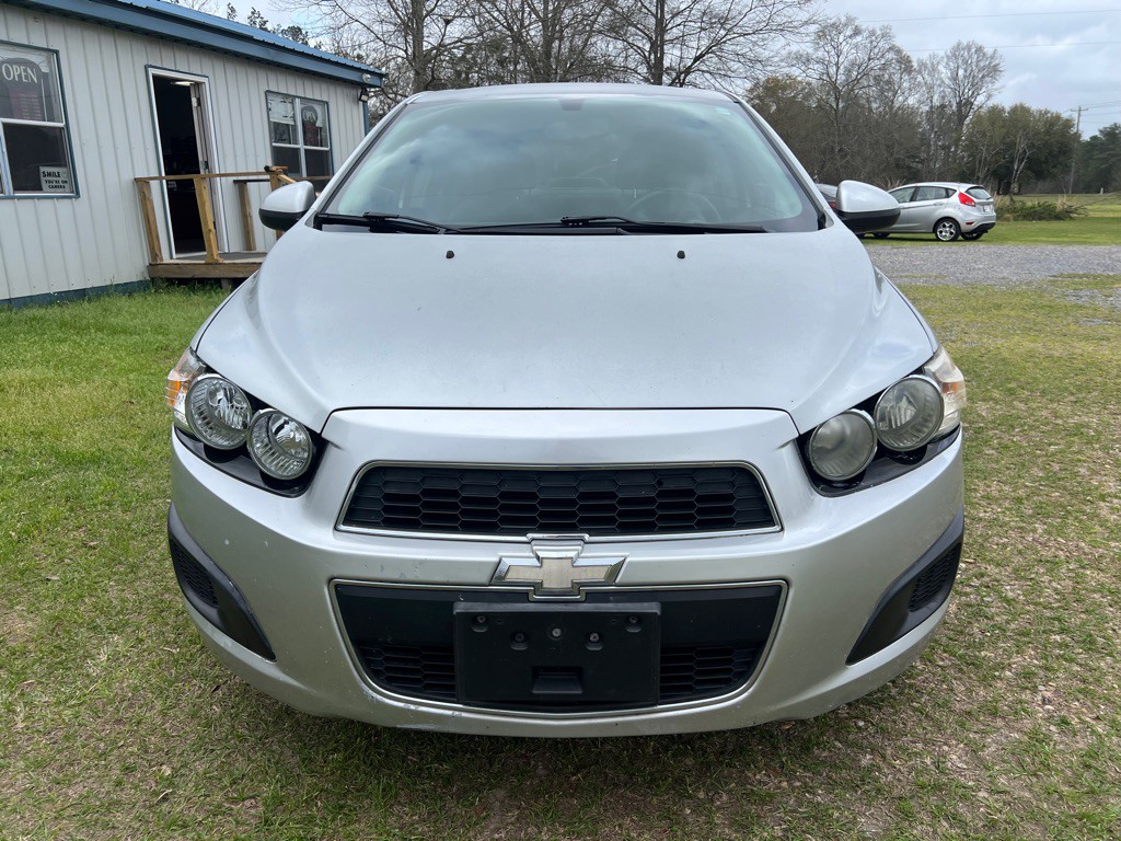 2014 Chevrolet Sonic Image 2