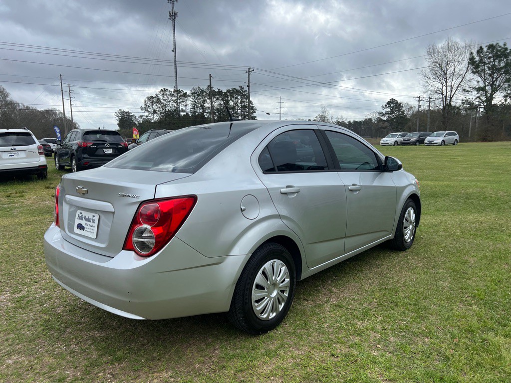 2014 Chevrolet Sonic Image 4