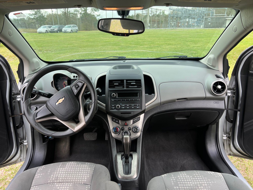 2014 Chevrolet Sonic Image 9