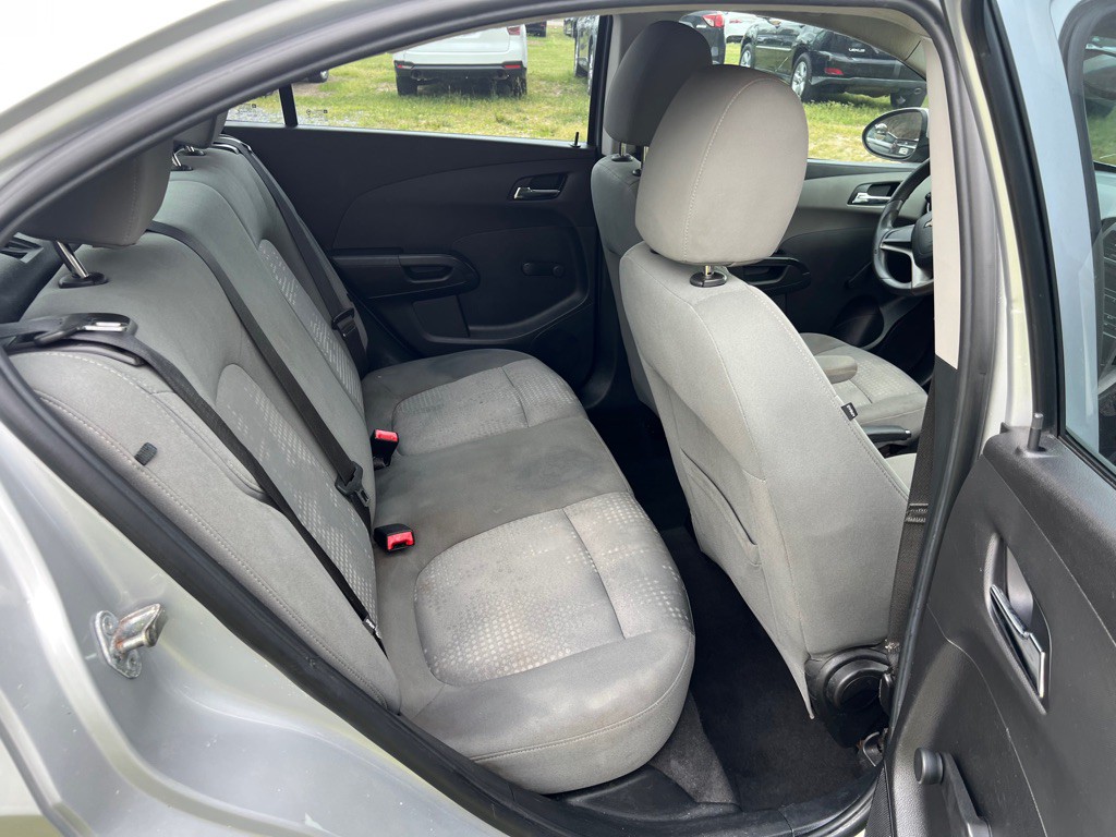 2014 Chevrolet Sonic Image 13