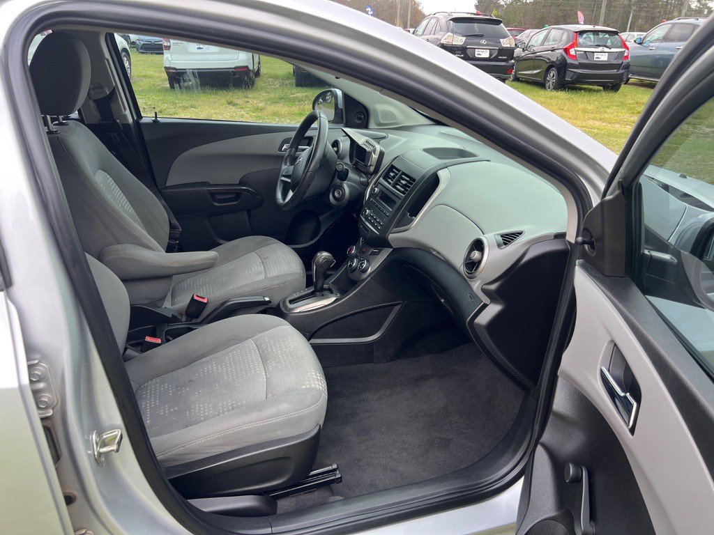 2014 Chevrolet Sonic Image 14