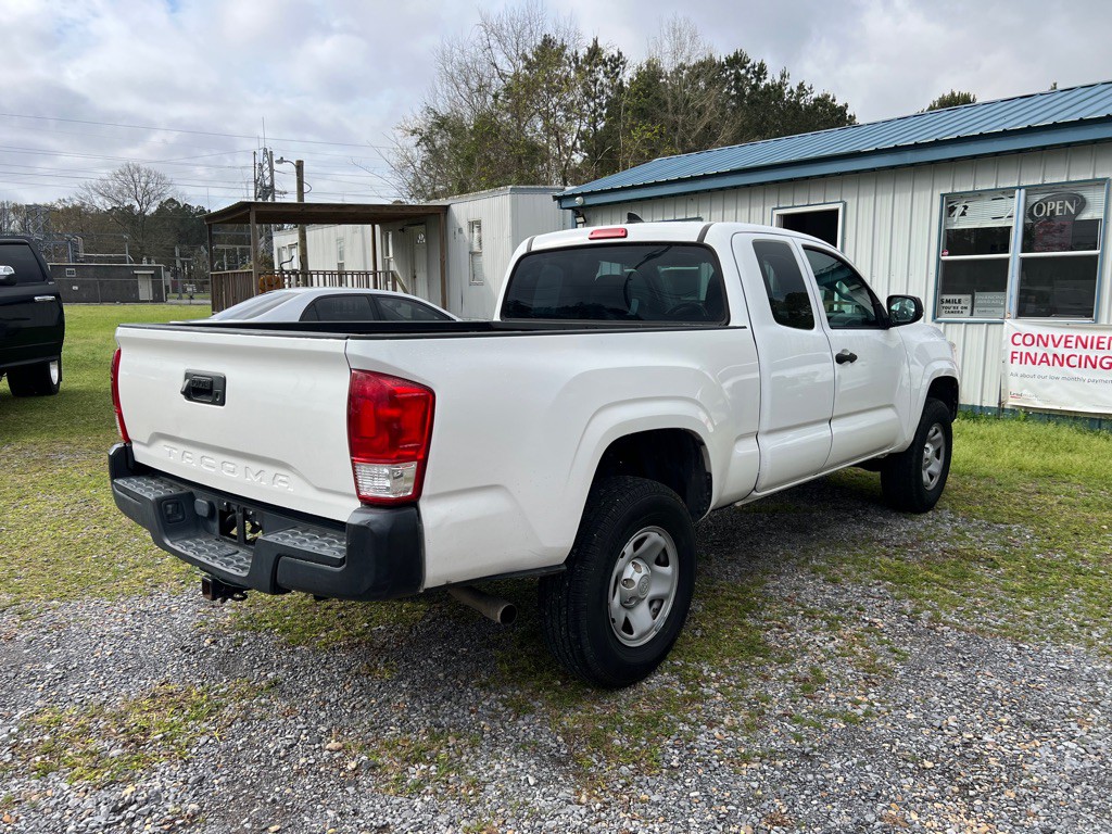 2016 Toyota Tacoma Image 4