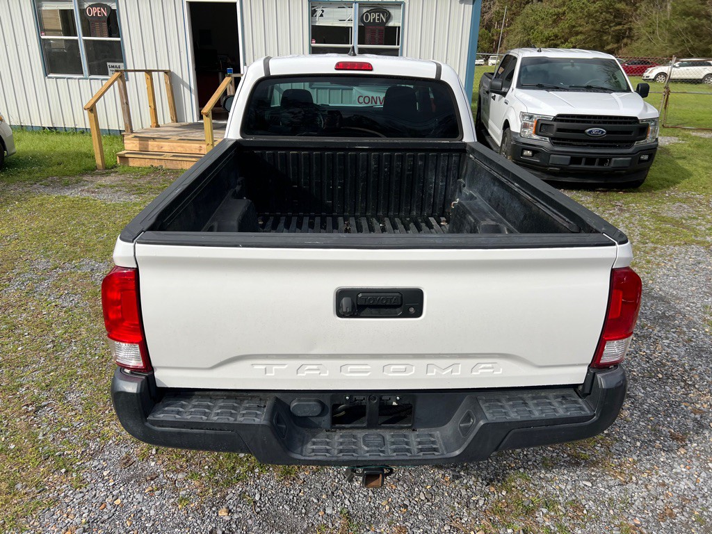 2016 Toyota Tacoma Image 5