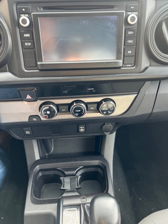 2016 Toyota Tacoma Image 8