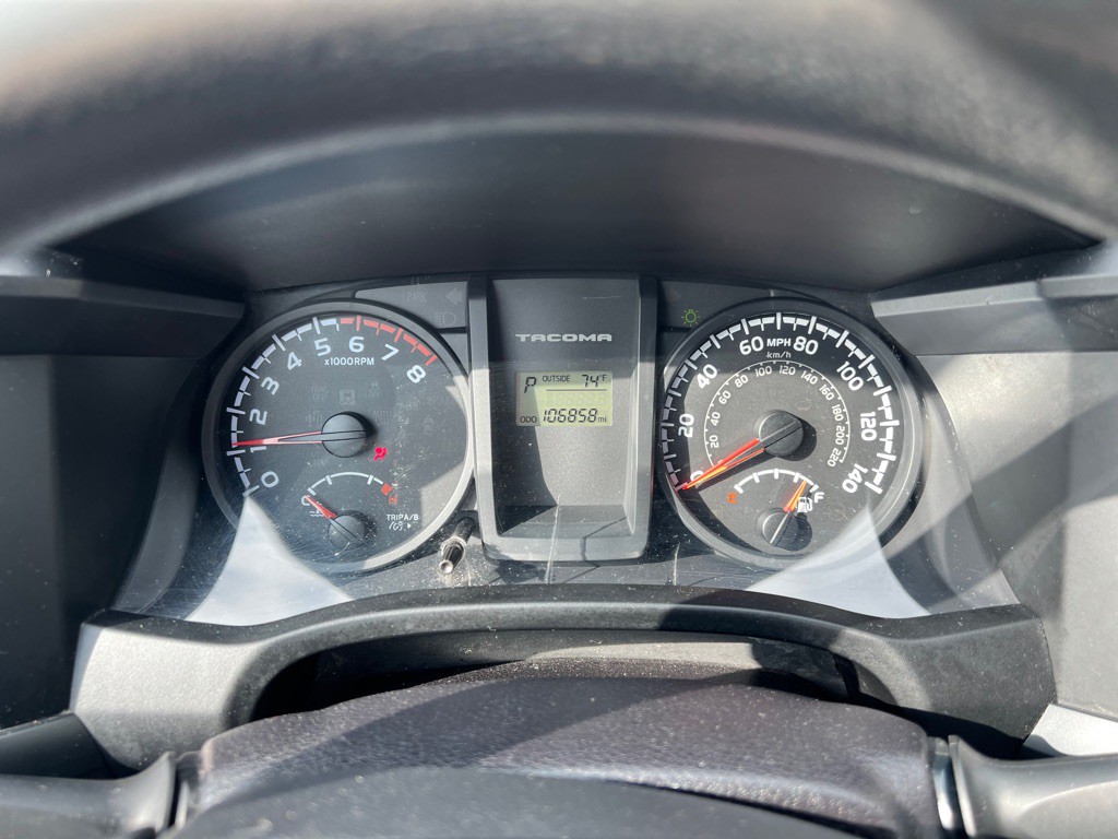 2016 Toyota Tacoma Image 9