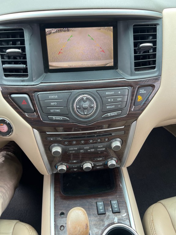 2014 Nissan Pathfinder Image 9