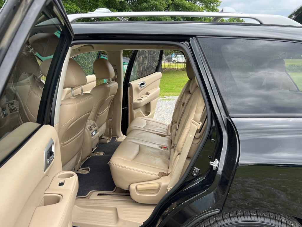 2014 Nissan Pathfinder Image 12