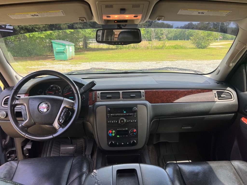 2010 GMC Yukon Image 9