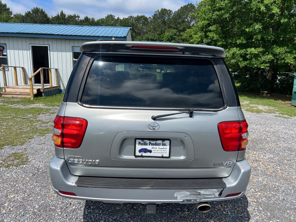 2004 Toyota Sequoia Image 5