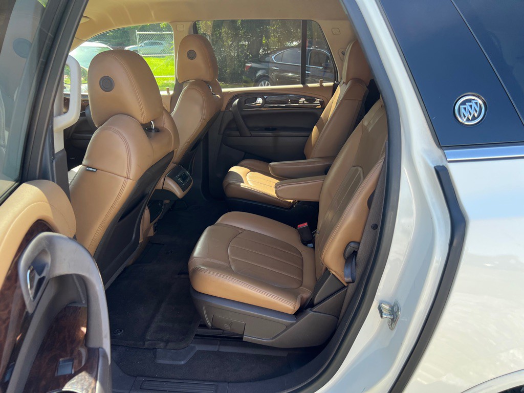 2015 Buick Enclave Image 12