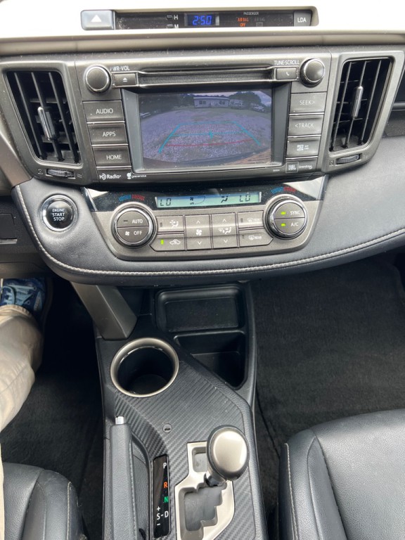2015 Toyota Rav4 Image 9