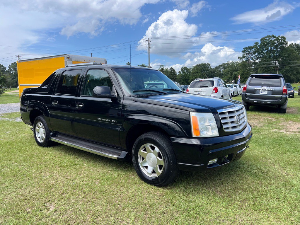 2002 Cadillac Escalade Image 1