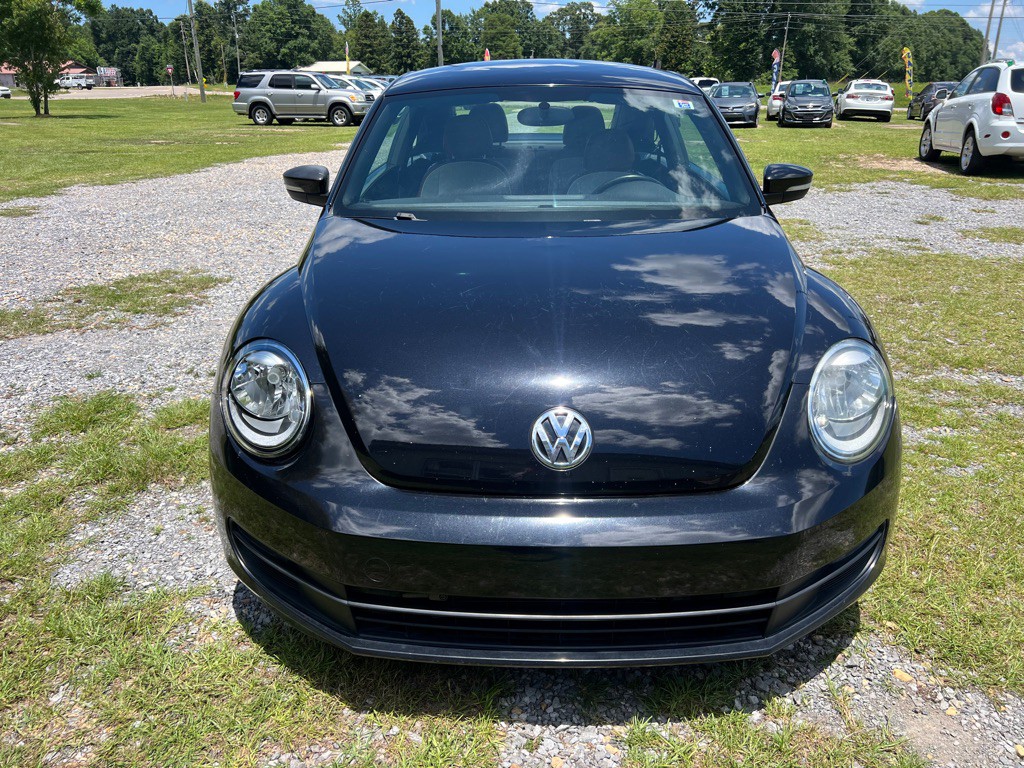 2016 Volkswagen Beetle Image 2