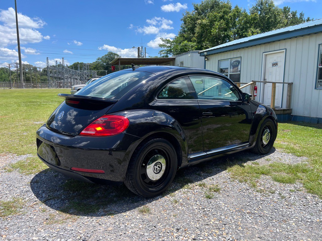 2016 Volkswagen Beetle Image 4