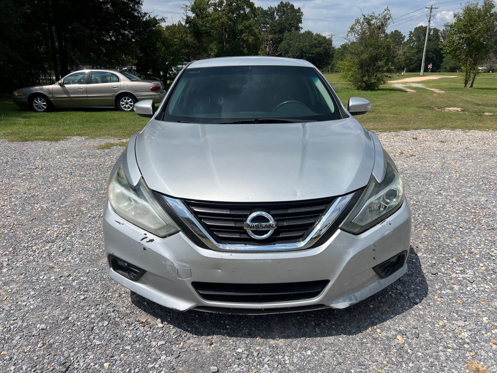 2017 Nissan Altima Image 2