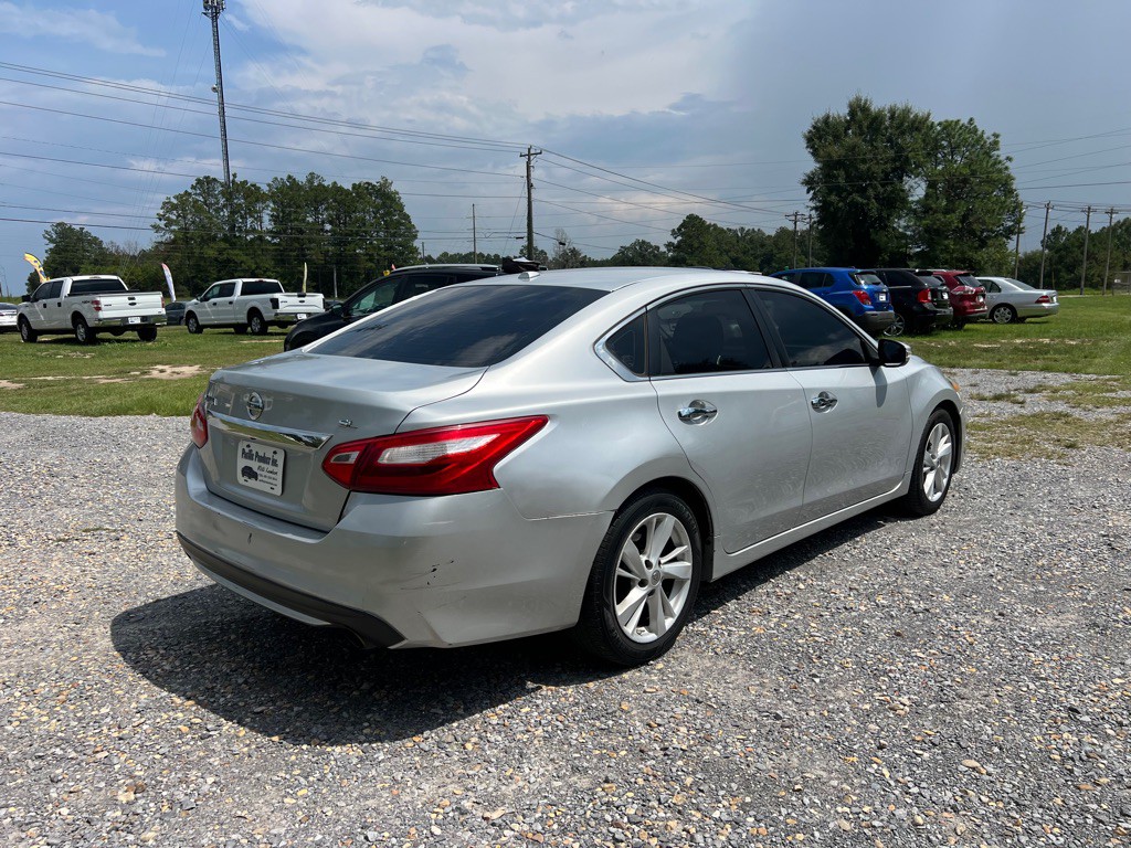2017 Nissan Altima Image 4