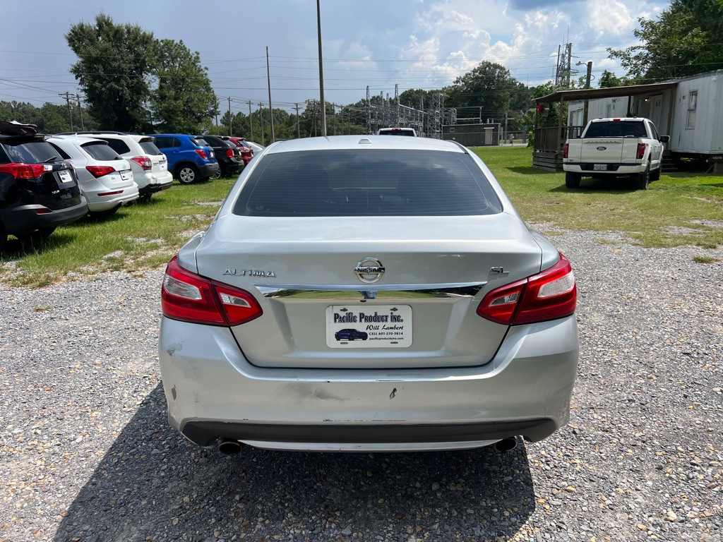 2017 Nissan Altima Image 5