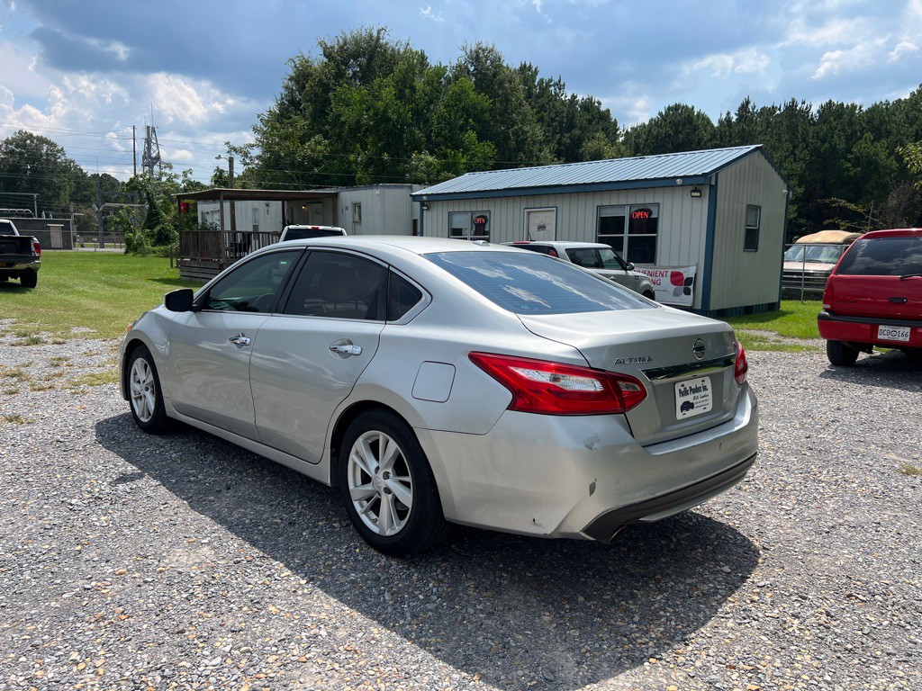 2017 Nissan Altima Image 6