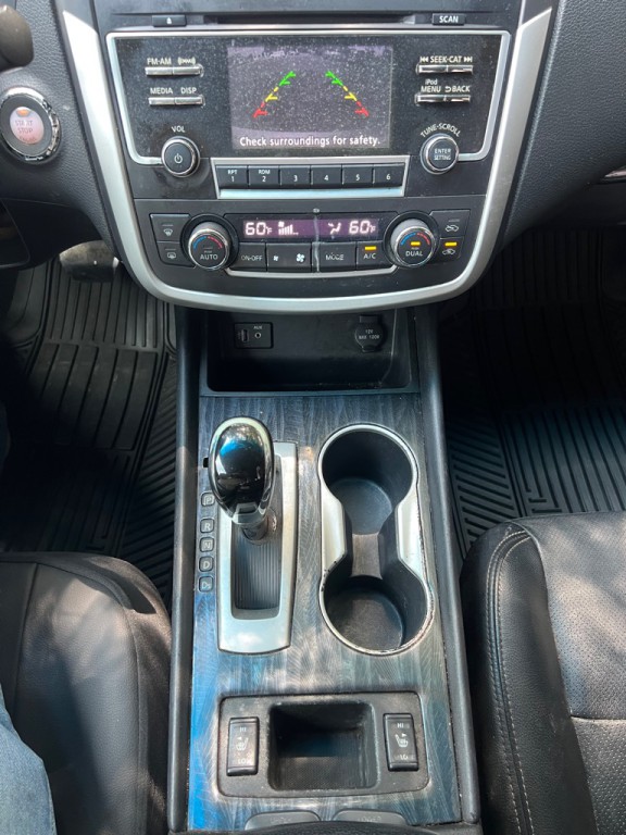 2017 Nissan Altima Image 9