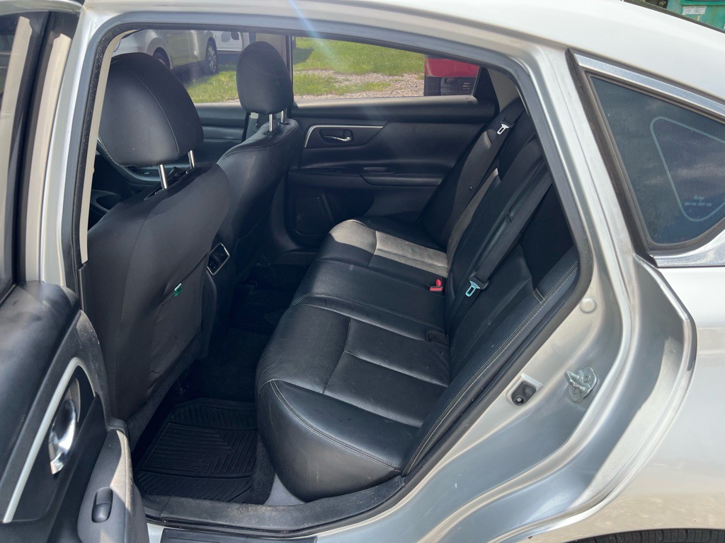 2017 Nissan Altima Image 12