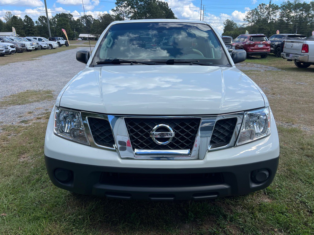 2015 Nissan Frontier Image 2
