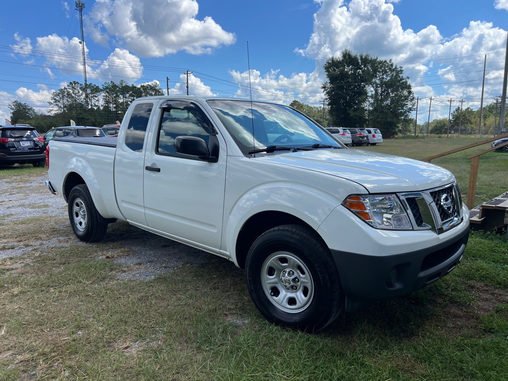 2015 Nissan Frontier Image 3