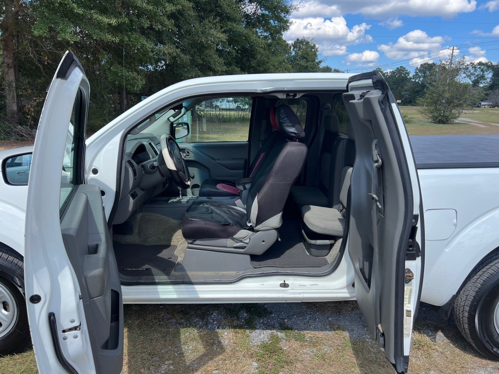2015 Nissan Frontier Image 8