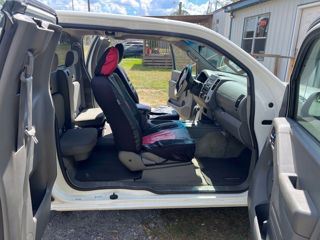 2015 Nissan Frontier Image 10