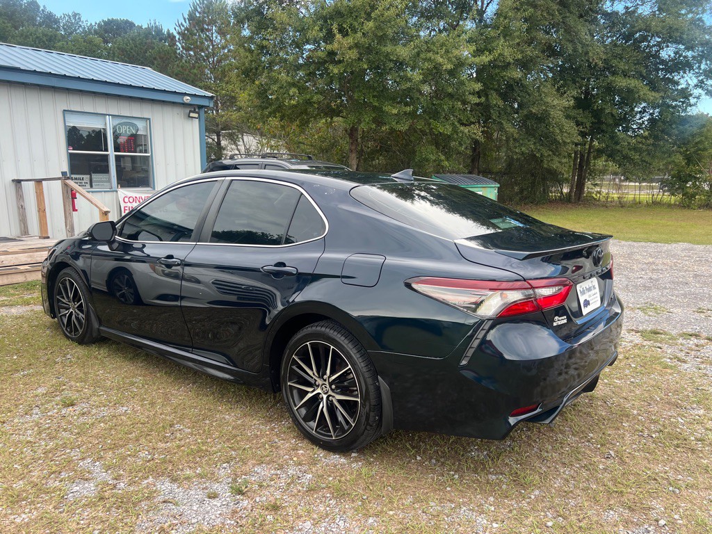 2021 Toyota Camry Image 3