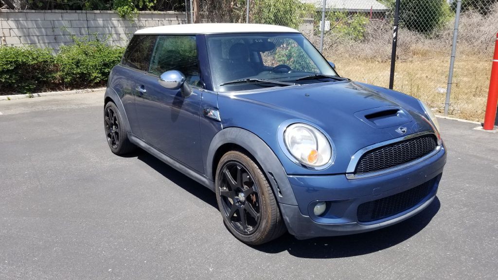 2009 MINI Cooper Image 3