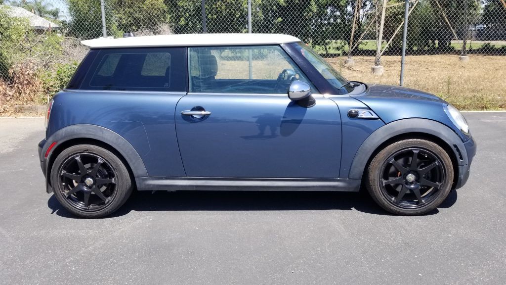 2009 MINI Cooper Image 4