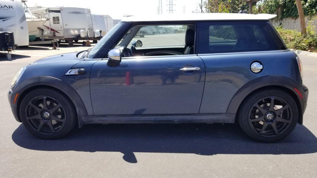 2009 MINI Cooper Image 8