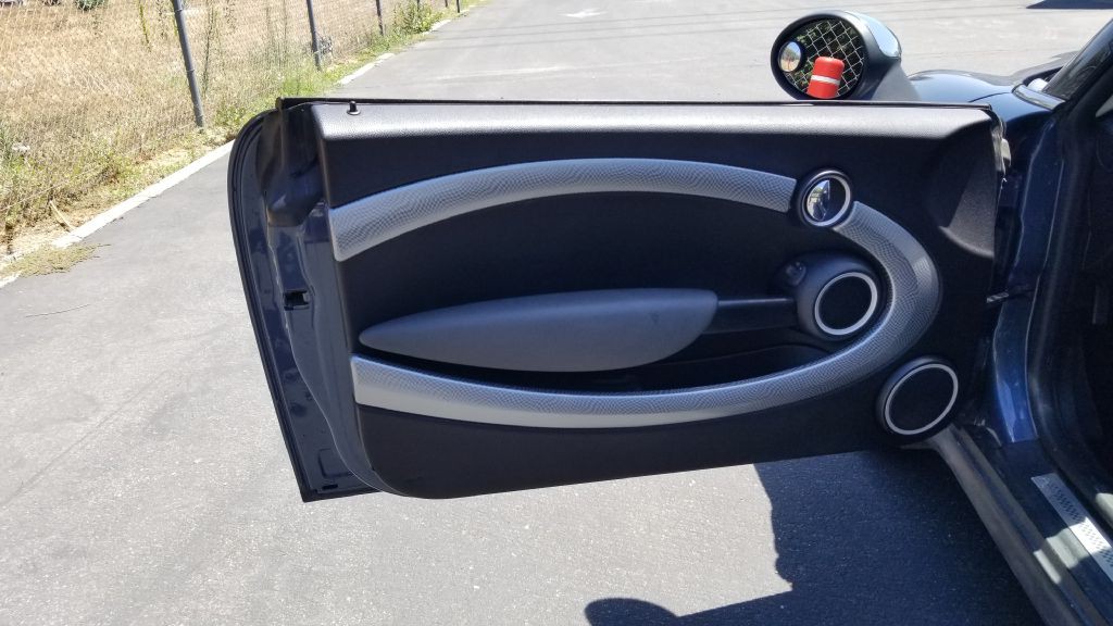 2009 MINI Cooper Image 17