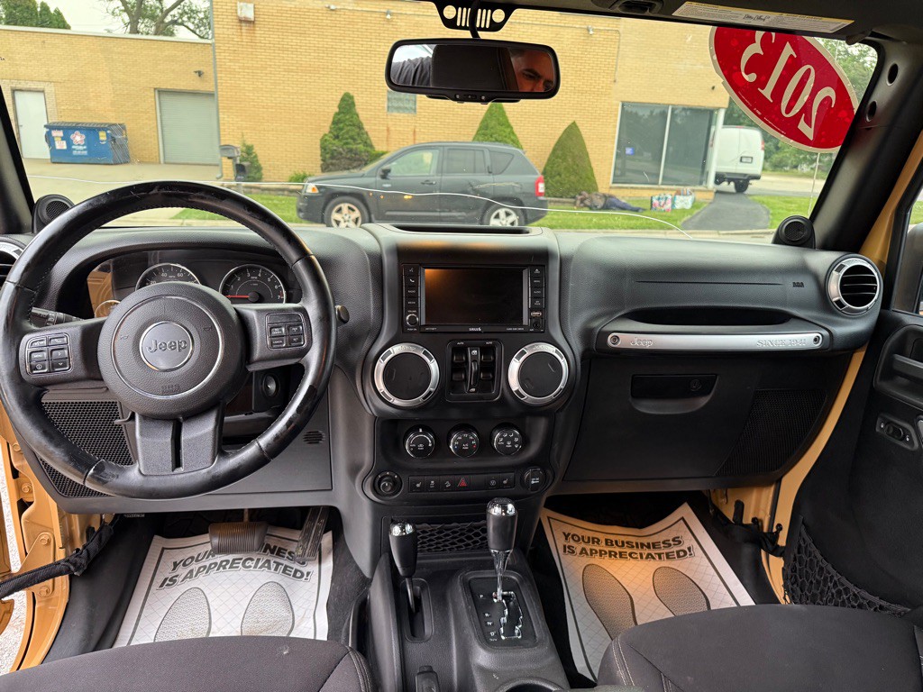 2013 Jeep Wrangler Unlimited Image 9