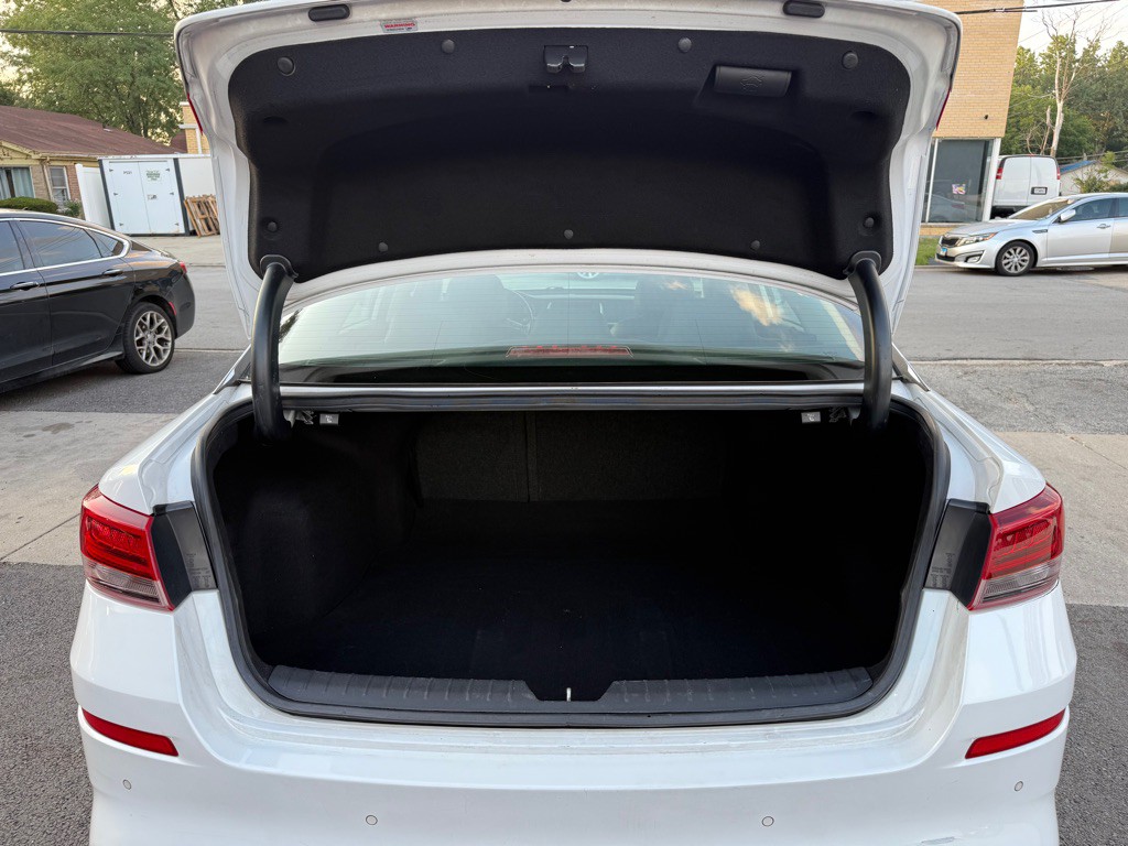 2019 Kia Optima Image 8