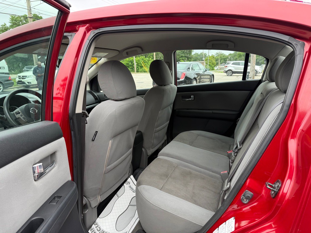 2010 Nissan Sentra Image 7
