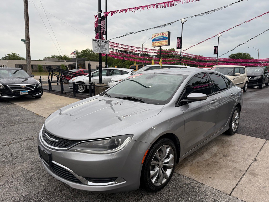 2015 Chrysler 200 Image 2