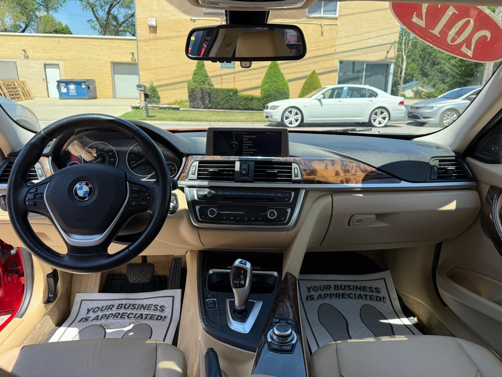 2012 BMW 3 Series Image 7