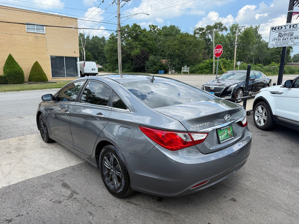 2013 Hyundai Sonata Image 3