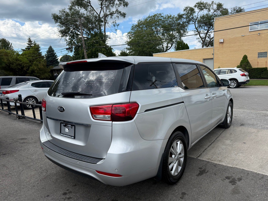 2015 Kia Sedona Image 4