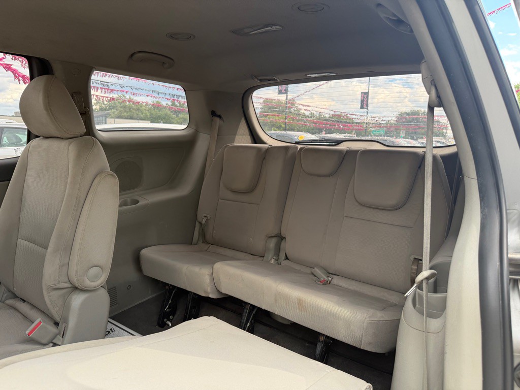 2015 Kia Sedona Image 7