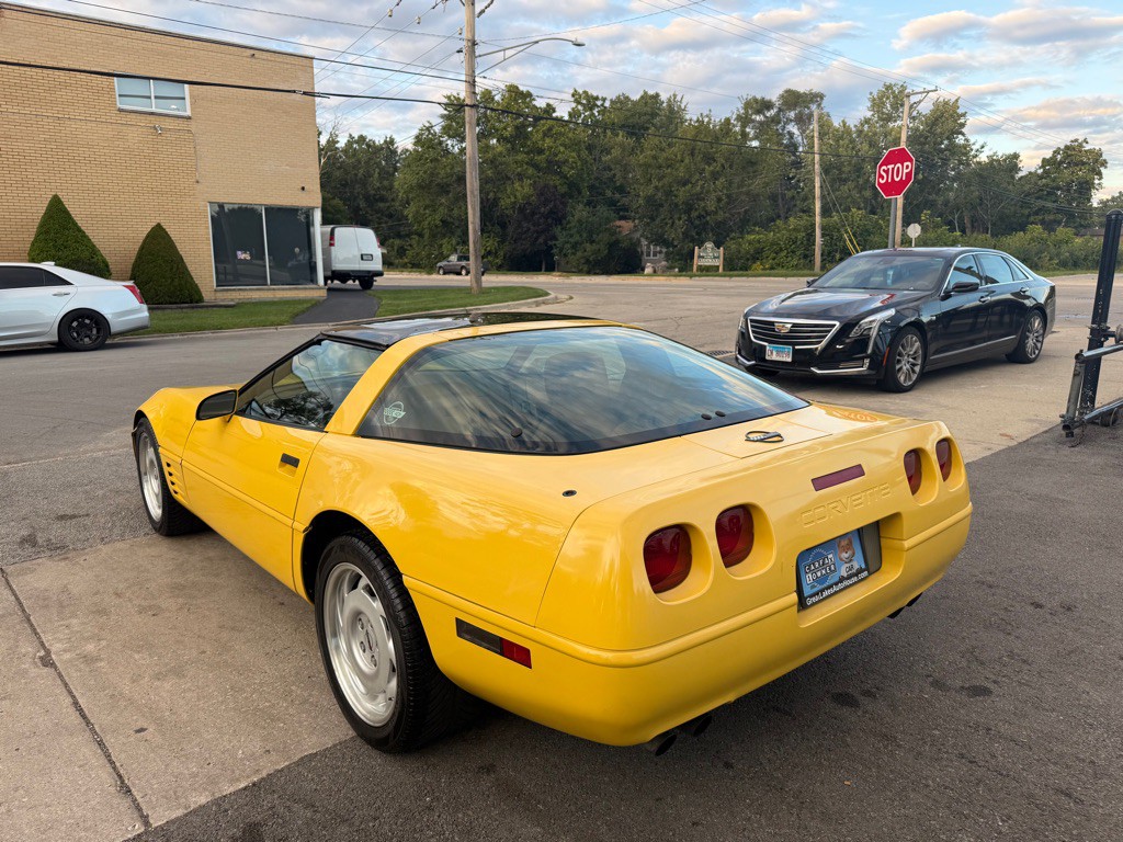 1991 Chevrolet Corvette Image 3
